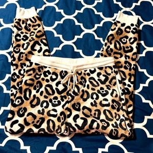 Fuzzy Leopard cozy lounge pants medium
